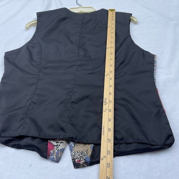Vintage One Resource size M silk faux patchwork button front vest - Picture 5 of 6